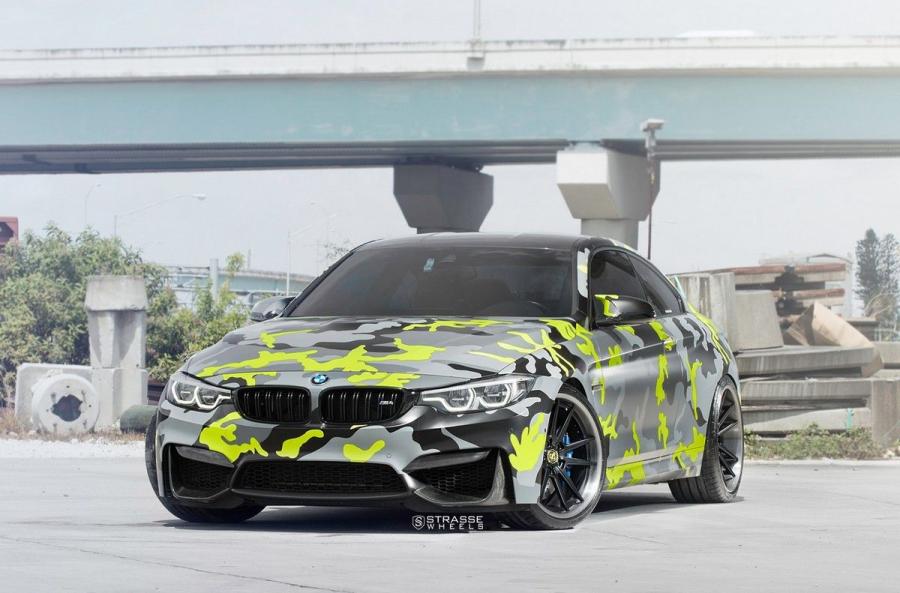  BMW M4 Coupe on Strasse Wheels (SV1 Deep Concave FS) 2018 года  (фото 1 из 14)